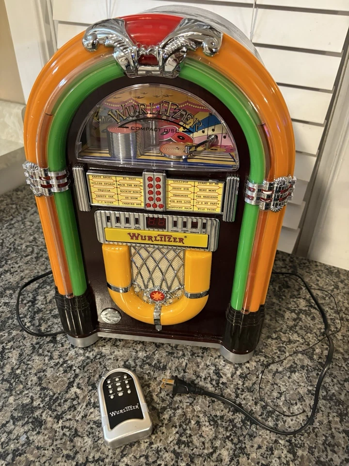 Crosley WR18 Mini Bubbler Jukebox +CD and Radio with Remote Read Description - Image 3 of 4