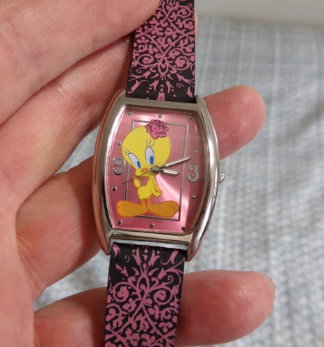 Women's TWEETY BIRD Watch w/ New Battery - Works Great! f77