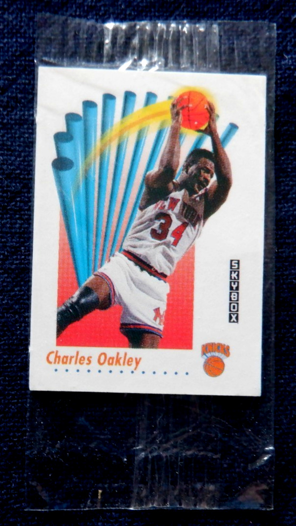Charles Oakley NBA Skybox / Hostess mini card 32, 1991 -92 Knicks - Canadian