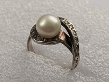 Vintage ring sterling silver 925 Size 6.5 Weight 4.33 g. Pearl. Gold insert 375.