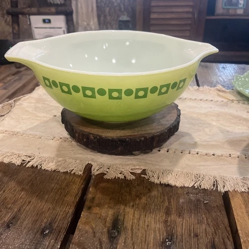 pyrex Cinderella Mixing Bowl