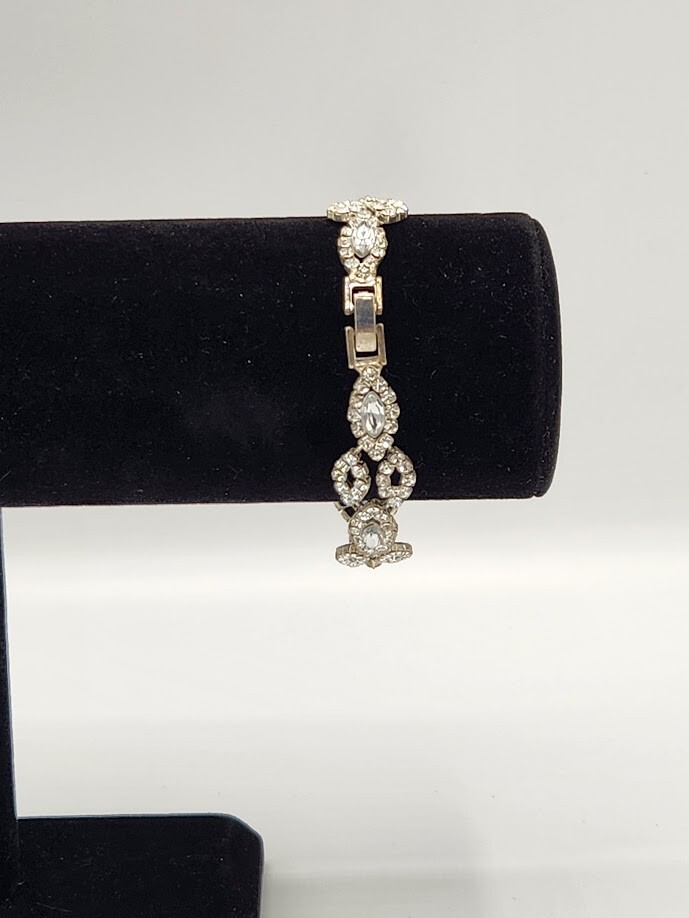 Beautiful Rhinestone Statement Bracelet - image 4