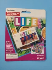 New LIFE Board Mini Game KEYCHAIN 1998 Functional 1990's Basic Fun Key Ring 