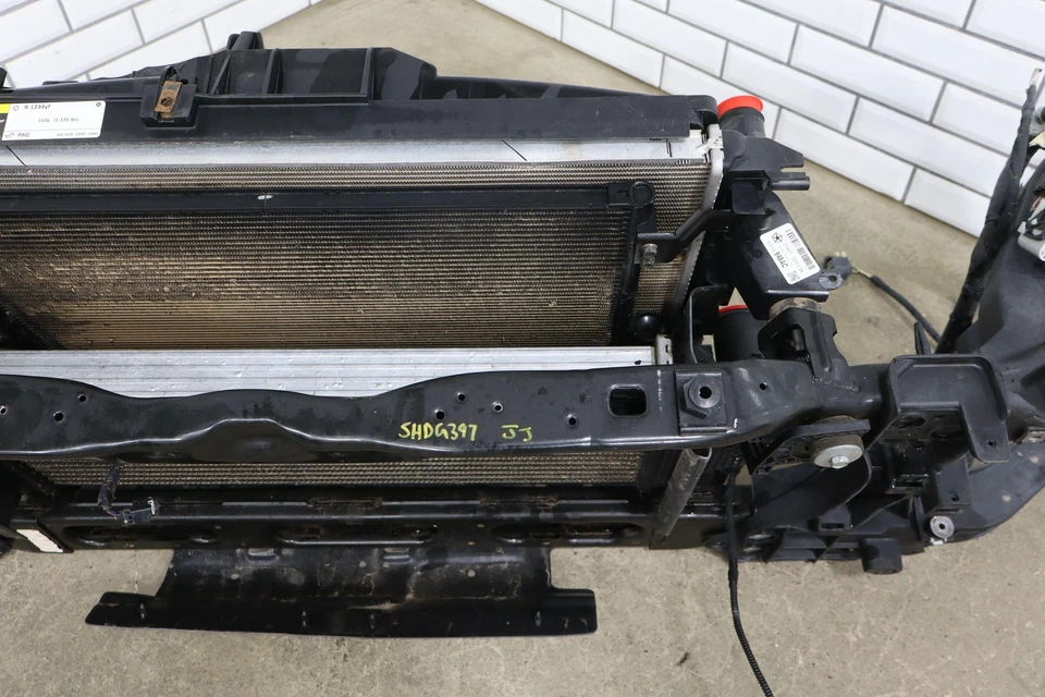 14-18 Ram 1500 3.0L EcoDiesel Loaded Radiator Core Support with Cooling Foto 4 de 4