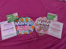 Es Ist Ein Masken Betuay Set Was 3 Euro Pro S...