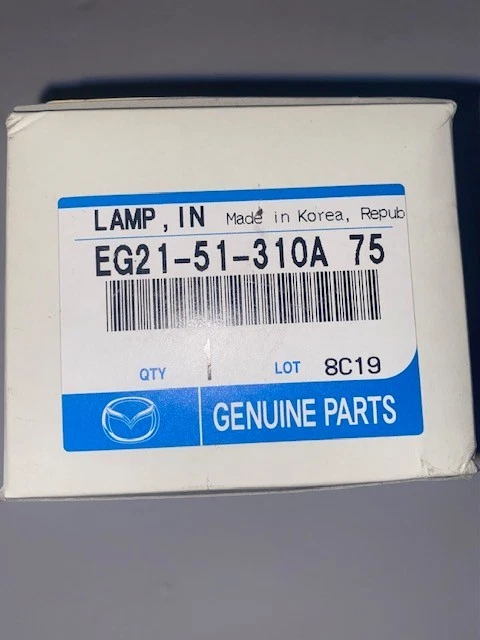 Lámpara domo Mazda 2009-2018, nueva pieza original OEM, número de pieza EG2151310A75 Foto 4 de 4