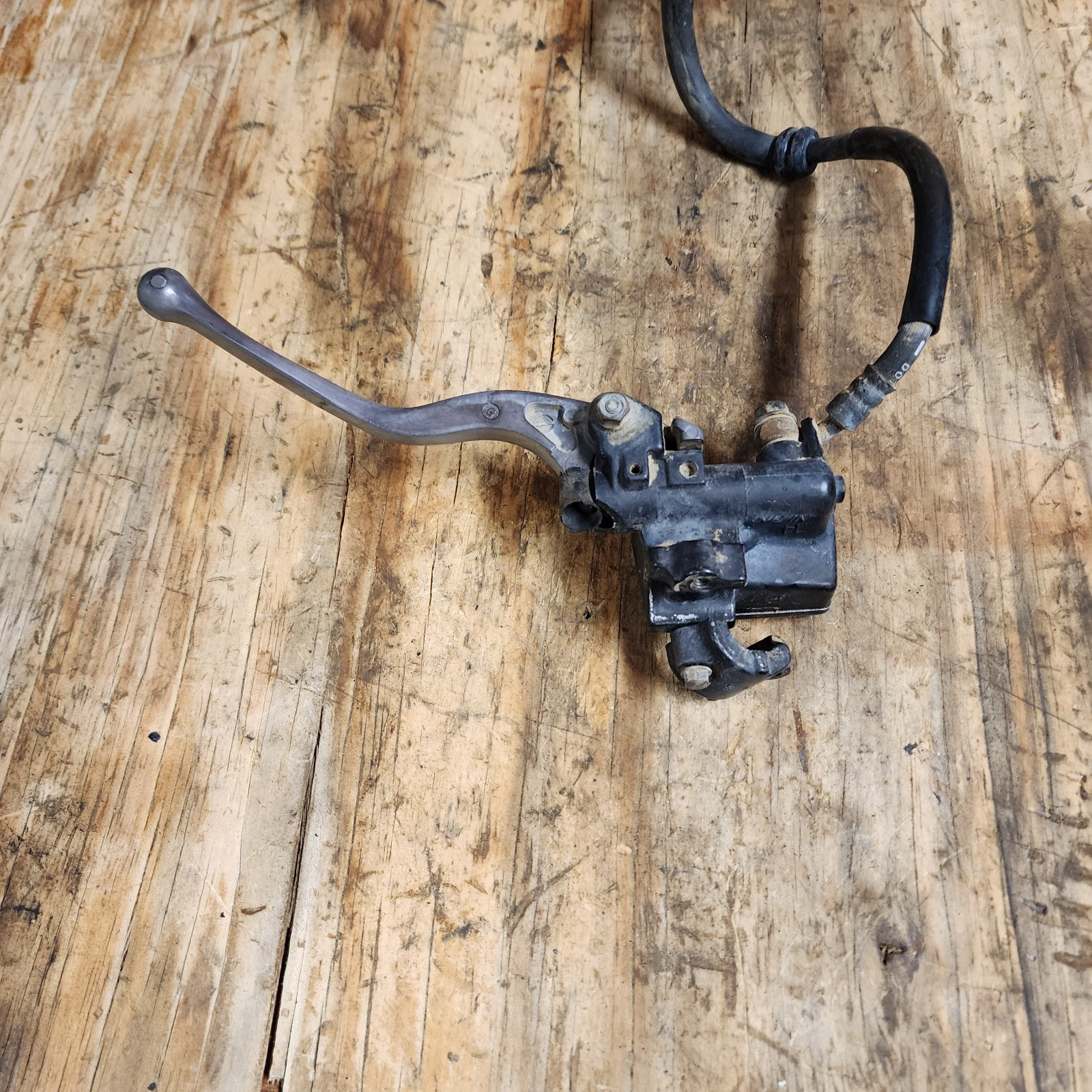 2002 HONDA FOREMAN 450 4X4 TRX 450FE OEM FRONT MASTER CYLINDER BRAKE HANDLE