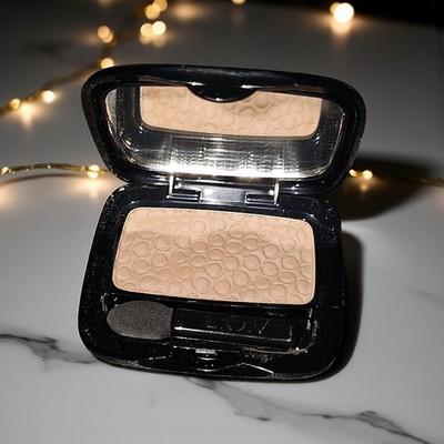 LOV Lidschatten Farbe 110 Sun Eclipse samtiger matter Effekt Spiegel natur Look