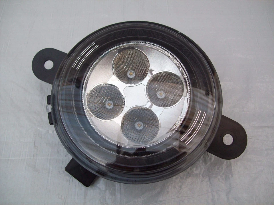 Faro antiniebla LED RENAULT TWINGO II 266007904R 2014-2019 Foto 3 de 4