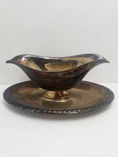 Vintage Wm Rogers Silverplate Sauce Gravy Boat attached Underplate 8.5" x 3.5"