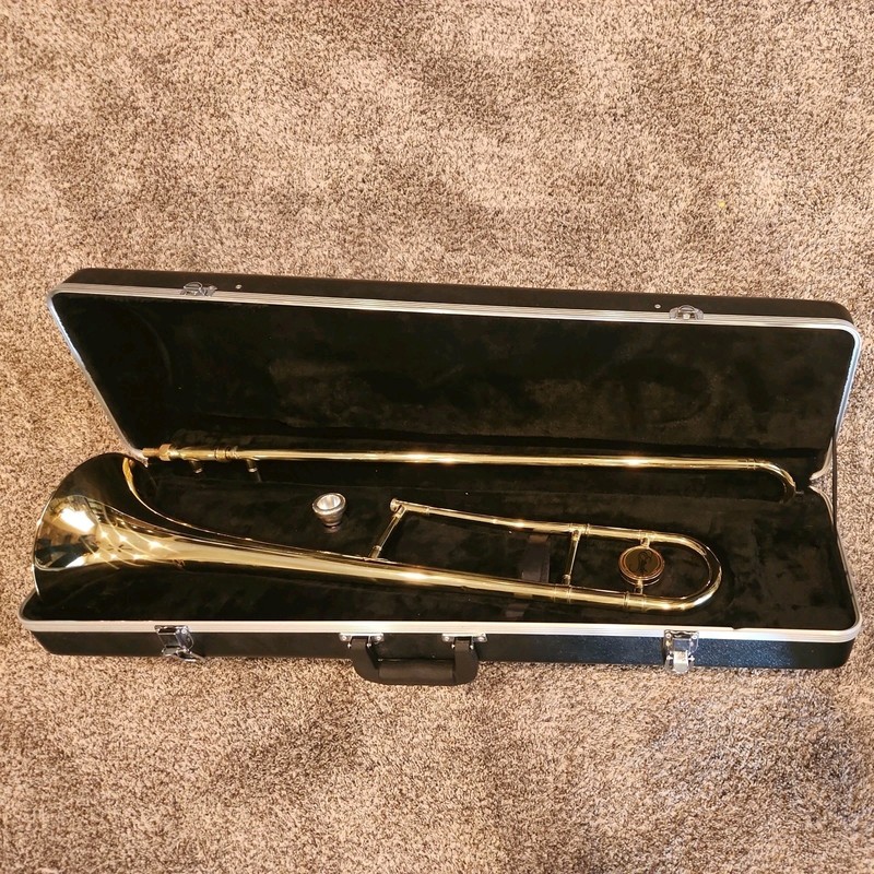Etude ETB-100 8" Brass Student Lacquered Trombone w/Case, Mouthpiece (& CLEANER)