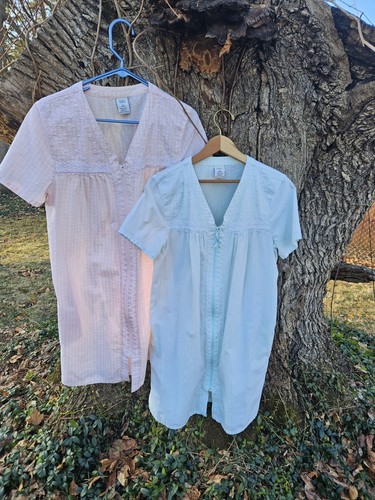 Croft Barrow House Dress Small Seersucker Front Zip Set Of Two Robe duster Mumu - Picture 1 of 13