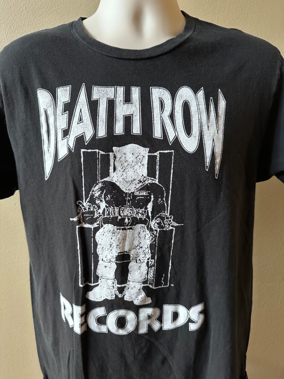 FILA Death Row Records X Ripple Junction Maglietta a Maniche Corte (L) Nero