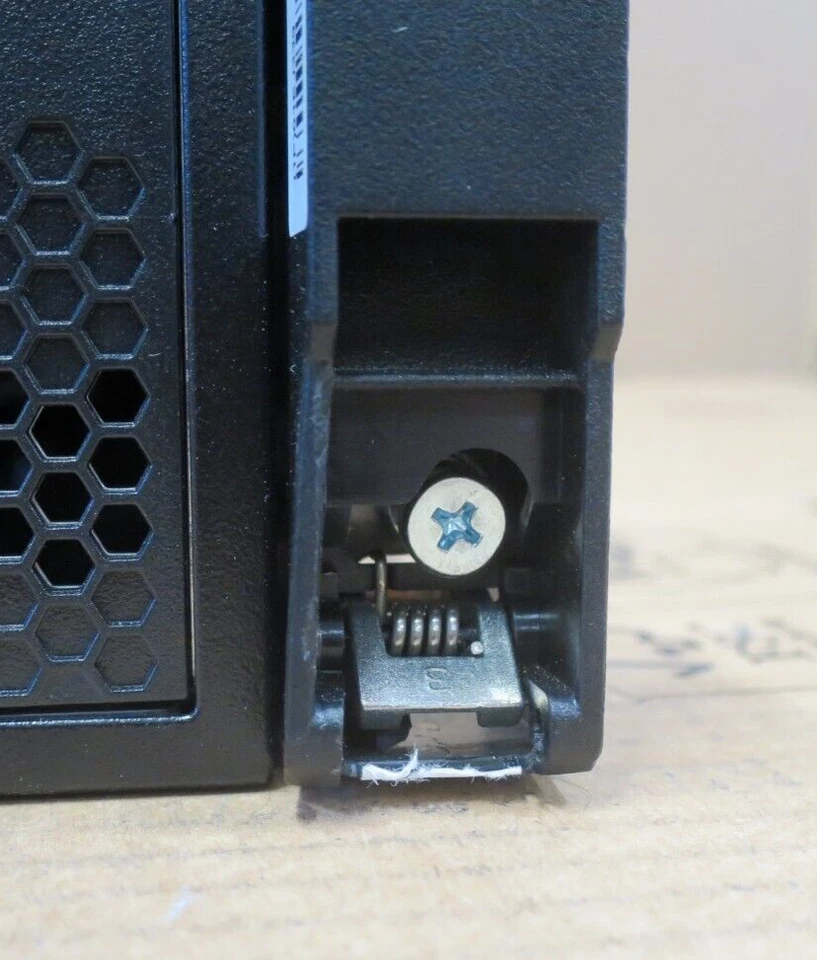 IBM 2145-SV1 SAN Volume Controller 128GB 2x E5-2667v4 8x2.5" Bay 480GB 2U Server - Image 3 of 4