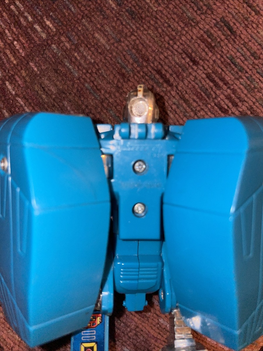 Vintage 1984 Select Convertors Avarians Calypso Defender toy
