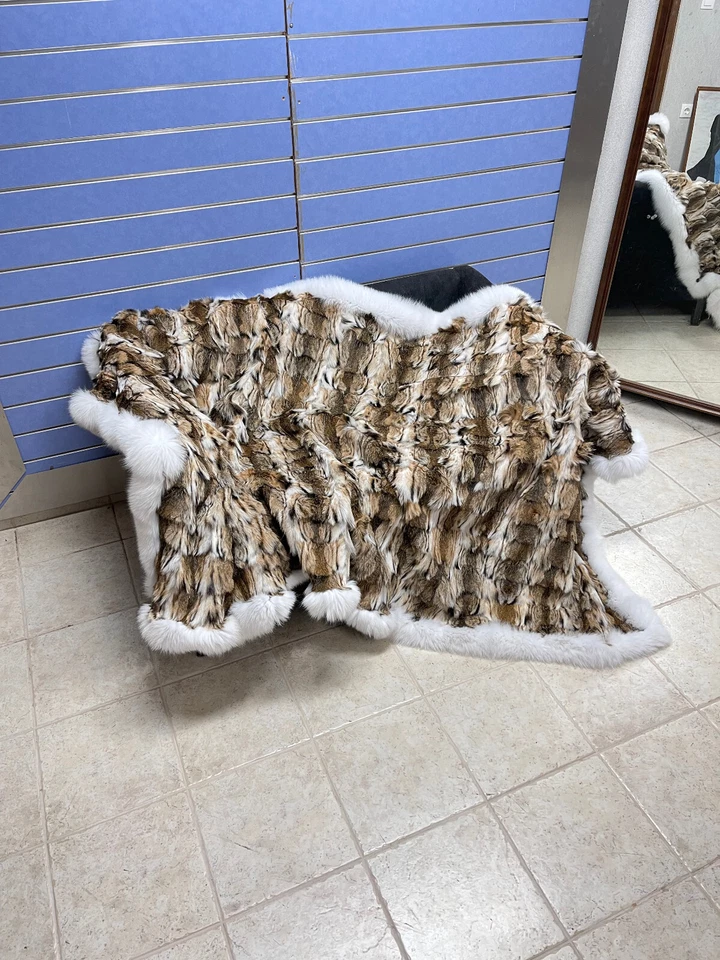 Luxury Lynx Fur Throw Lynx Blanket Bedspread With White Fox Outline - Image 3 of 4