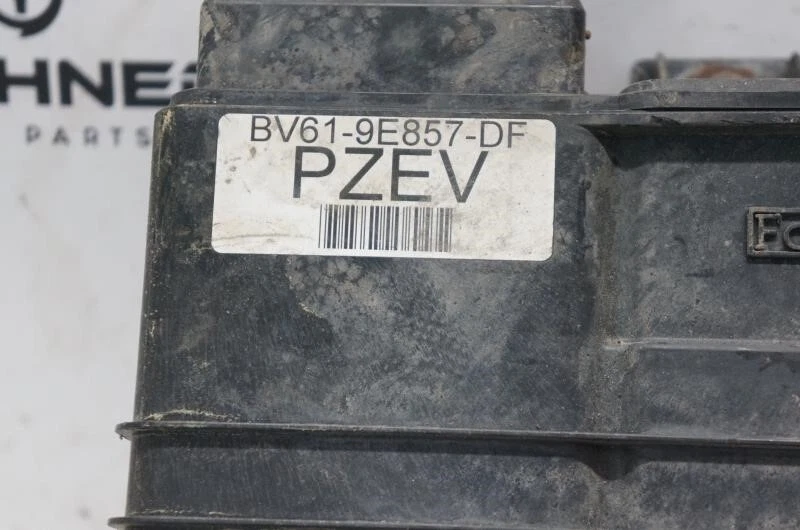 12-2018 Ford Focus Fuel Vapor Evaporator Emission EVAP Canister BV61-9E857-DF OE - Image 3 of 4