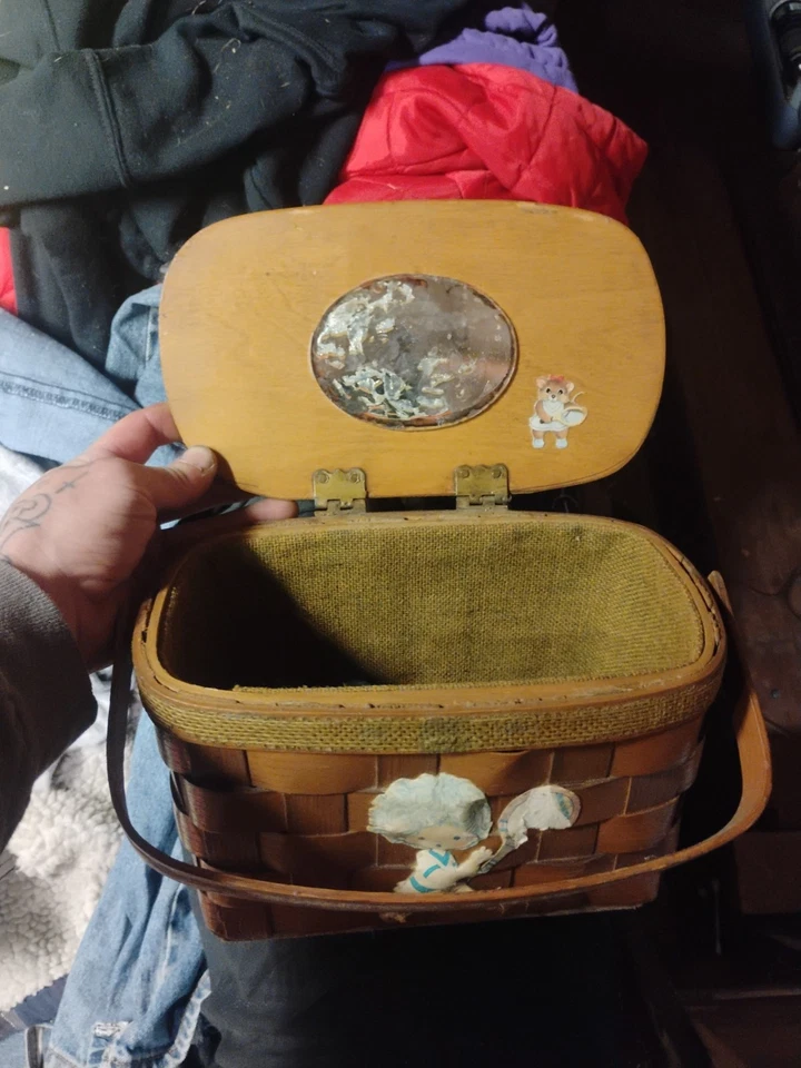 Vintage Picnic Basket Purse  3D Little Girls  - Image 2 of 2