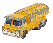 Husky Guy Warrior Shell Öltanker Druckgussmodell gelber LKW Sammlerstück ohne Verpackung.