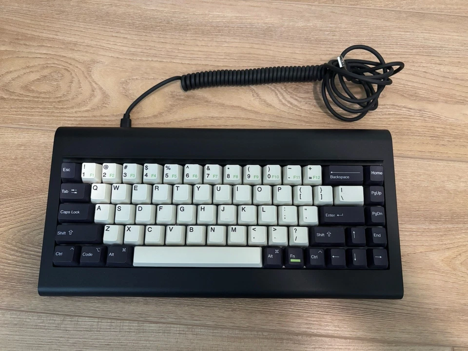 Vortex PC66 Mechanical Keyboard Cherry MX Red Switch Wired/2.4GHz/Bluetooth - Image 2 of 4