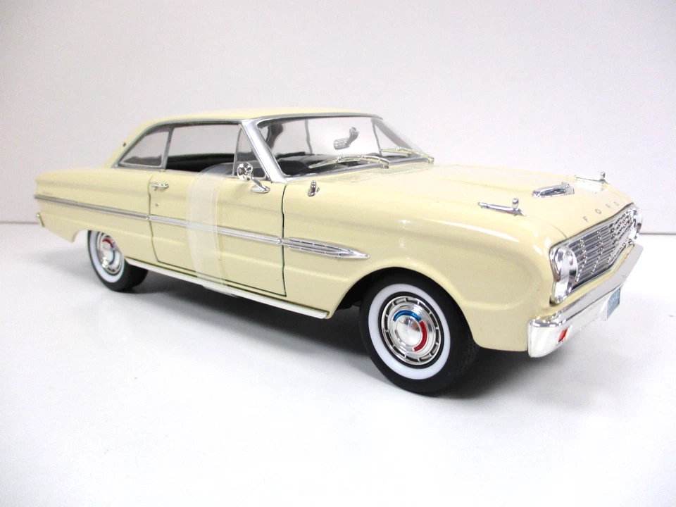 YAT MING - ROAD SIGNATURE -1963 1/2 FORD FALCON - 6 CYLINDER - 1/18 DIECAST READ - Image 3 of 4