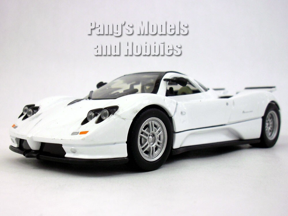 Pagani Zonda C12 1/24 Scale Diecast Metal Model - White