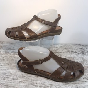 bare traps closed toe sandals