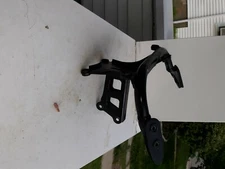 1997 - 1998 Yamaha yzf R1 main upper fairing stay bracket