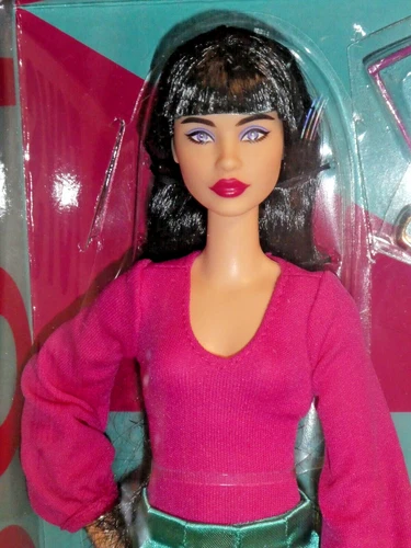 STUNNING BARBIE SIGNATURE SERIES THE LOOKS # 19 GIFTSET IN SHIPPER MINT
