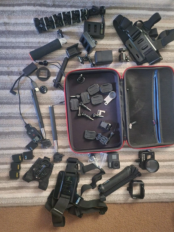 Go Pro 7 bundle with many accessories