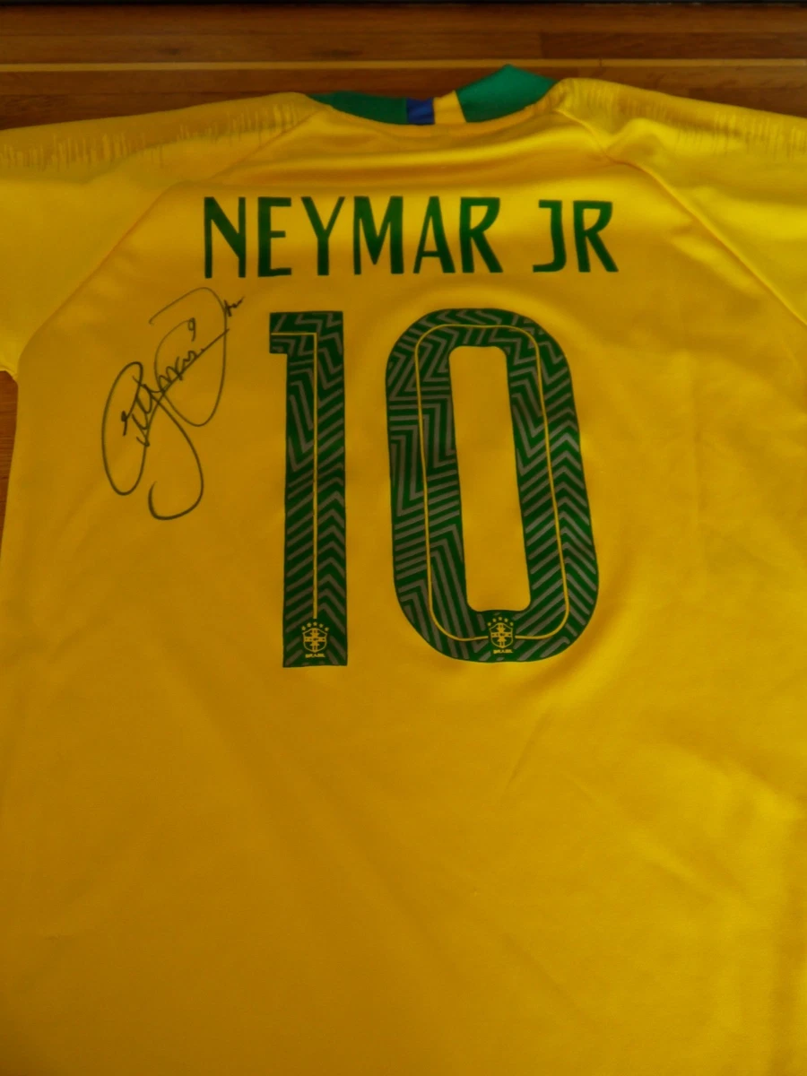 Maillot Neymar Vintage : Découvrez les maillots rétro et classiques