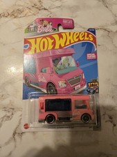 Barbie Hot Wheels Dream Camper Pink Toy Car S...