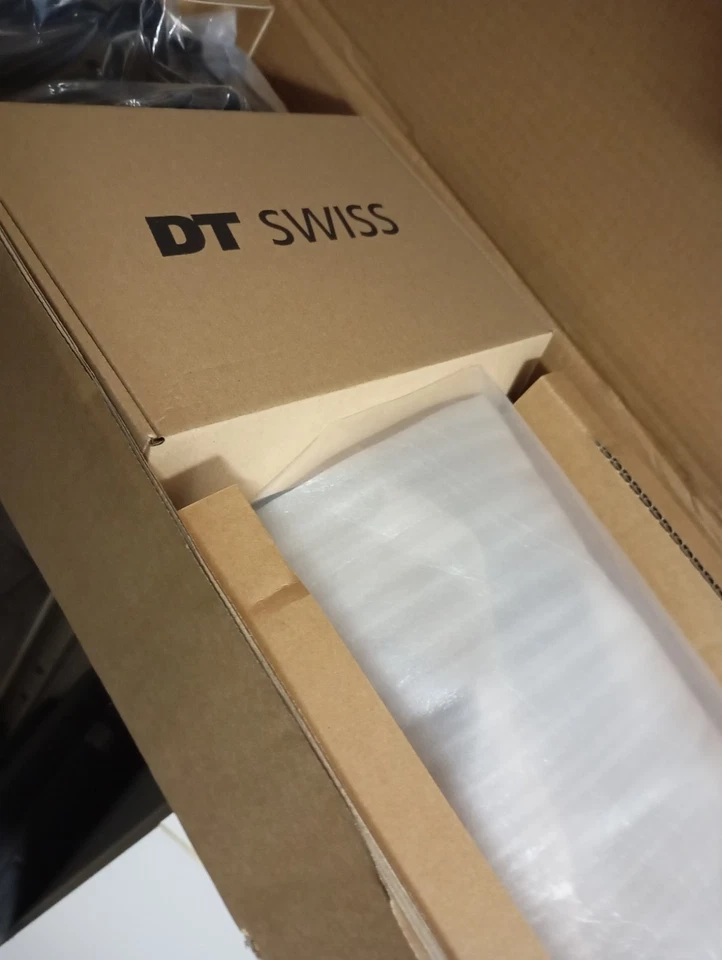 forcella DT SWISS F 535 ONE - 27.5 boost 150MM - 44MM OFFSET  - Immagine 2 di 4