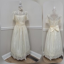 Vintage  ILGWU Ivory Satin Full Lace Wedding Dress Short sleeve
