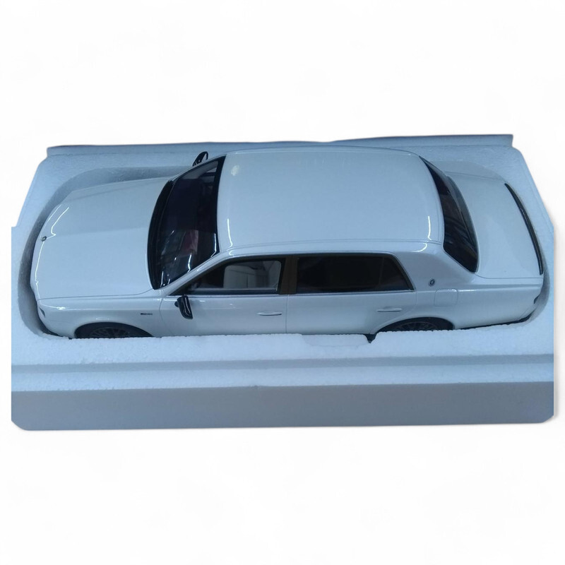 Kyosho Toyota Century GRMN White 1:18 Scale Model Car