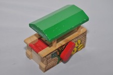 BARREL LOADER DEPOT / 2001 Thomas wooden train piece
