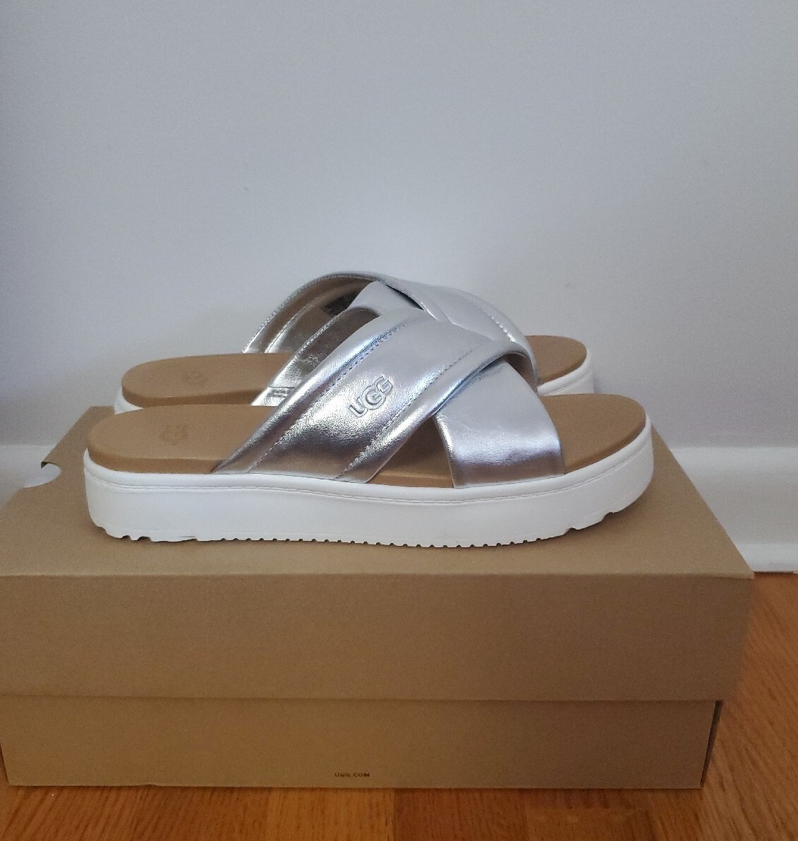 ugg zayne cross band review