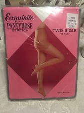 Vintage Exquisites nude White pantyhose with model Med Tall