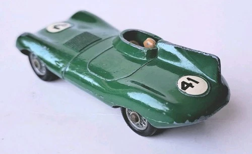 MATCHBOX LESNEY VINTAGE 41b JAGUAR D TYPE, GREEN, SCARCE WIRE WHEELS, EXCELLENT