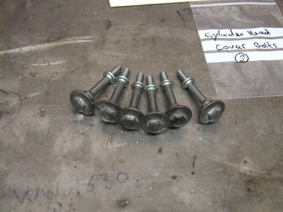 Honda CBR 900 RR Fireblade Cylinder Head Cover Bolts - Image 2 of 4