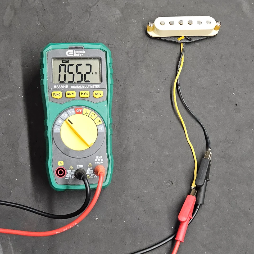 Fender  Eric Johnson Virginia Strat Middle Pickup Aged White Stratocaster Guitar - Image 4 of 4