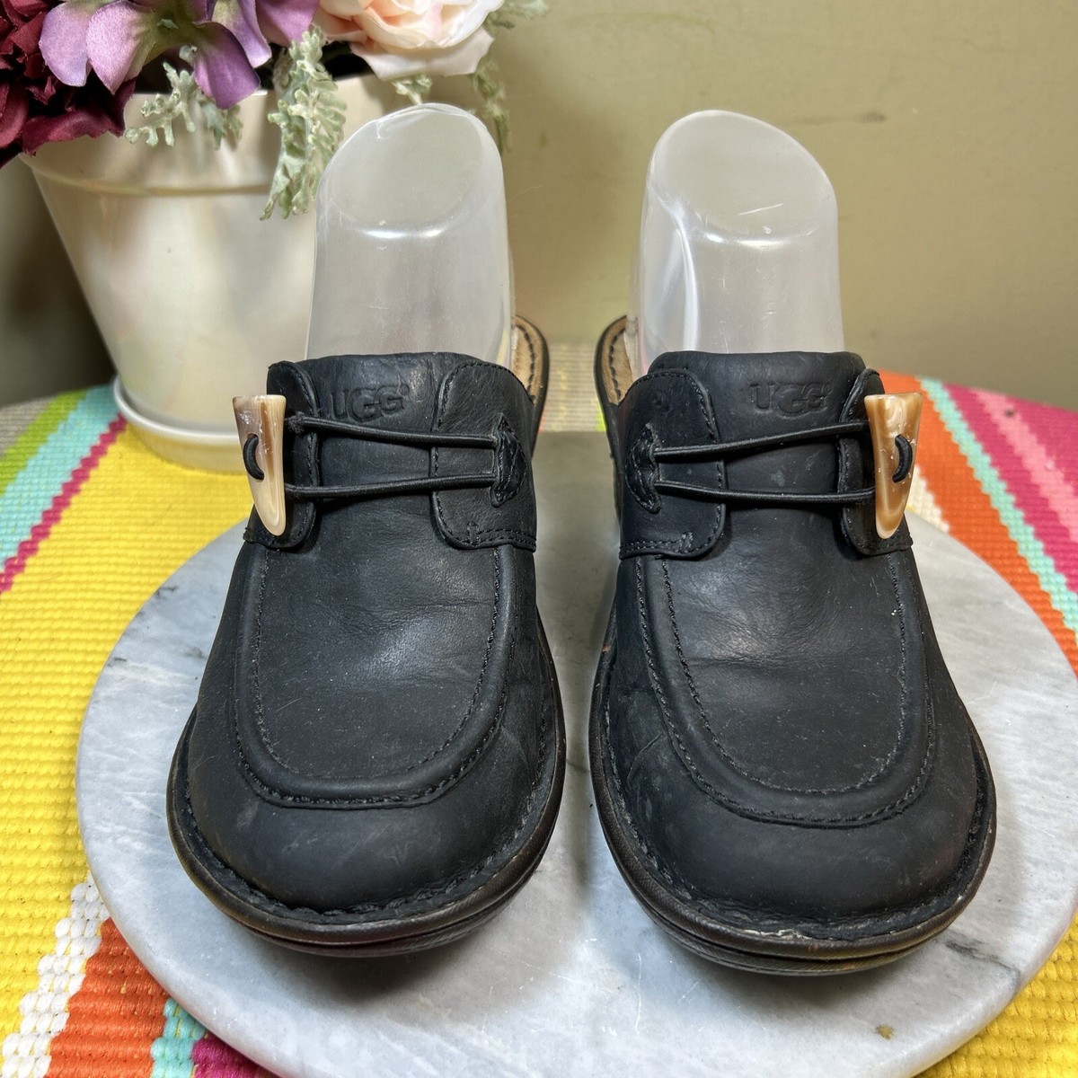 UGG Australia Black Leather Shearling Clogs Slip Hoops Shoes  display picture 1