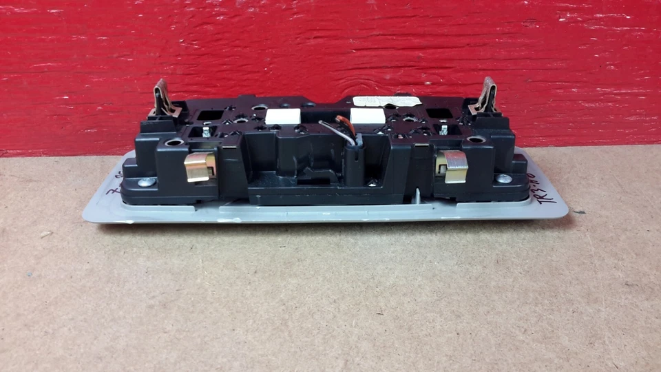 2010-2012 Chevrolet Traverse Enclave Acadia Overhead Roof Reading Map Light OEM - Image 3 of 4