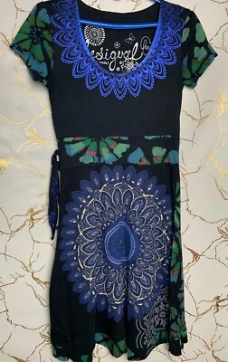 Desigual Damen Kleid schwarz Blumen Gürtel Größe Small kurze Ärmel - Bild 1 von 4