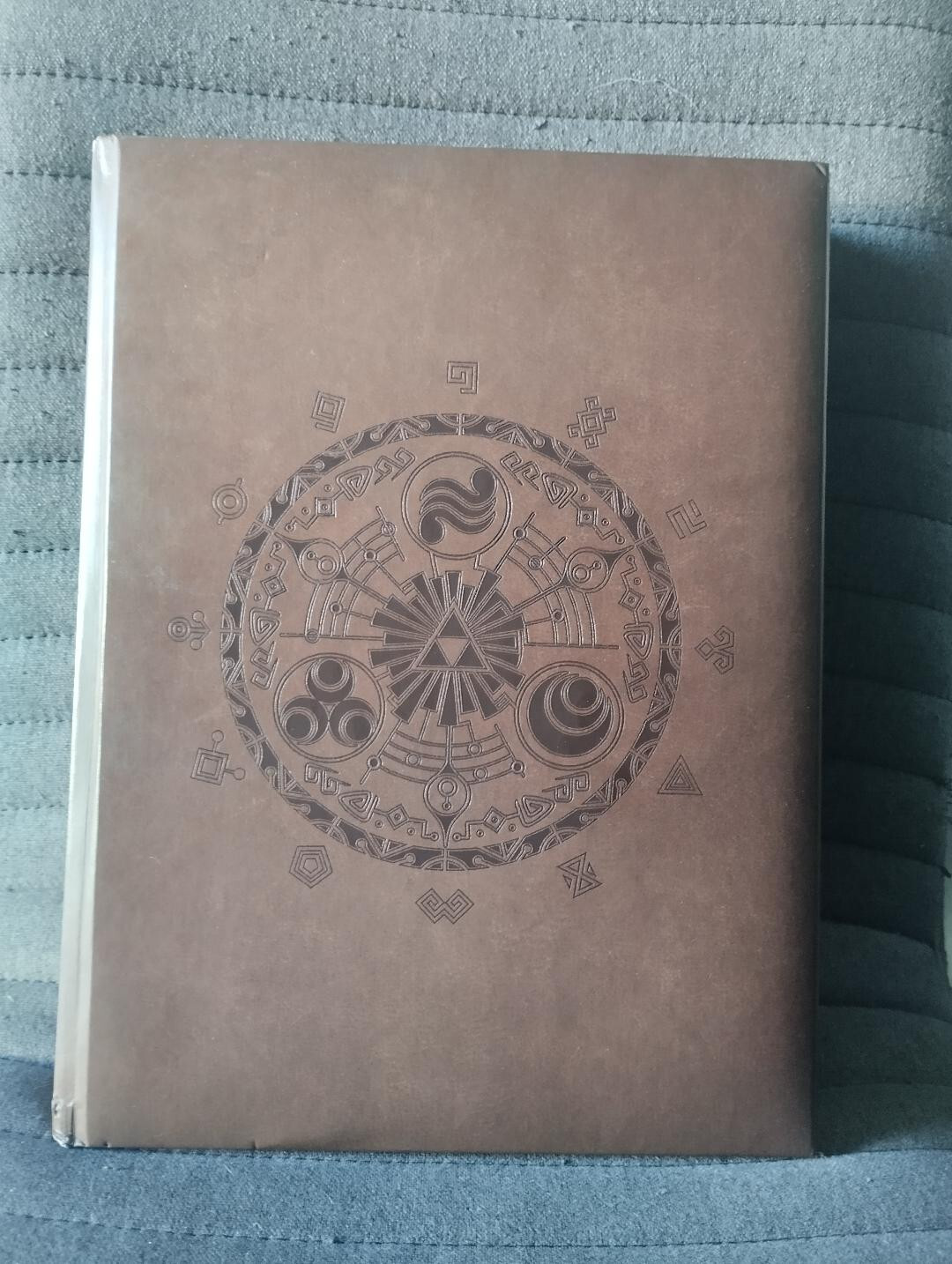 Zelda Hyrule Historia Livre de Collection Cadeau Idéal Gamer Switch