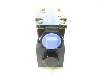 VICKERS DG4V3S2BMFWB560 02-101731 5000PSI 110/120V .46/.48A NSNP