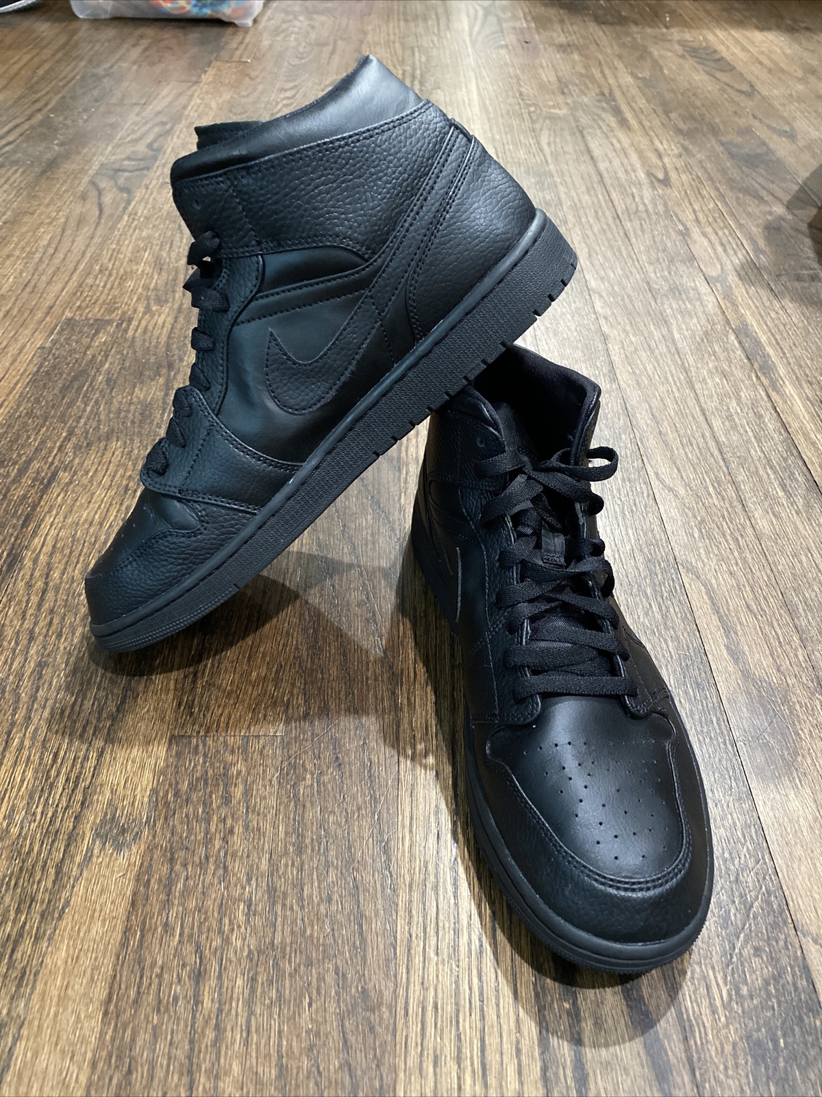 nike air force 1 mid triple black