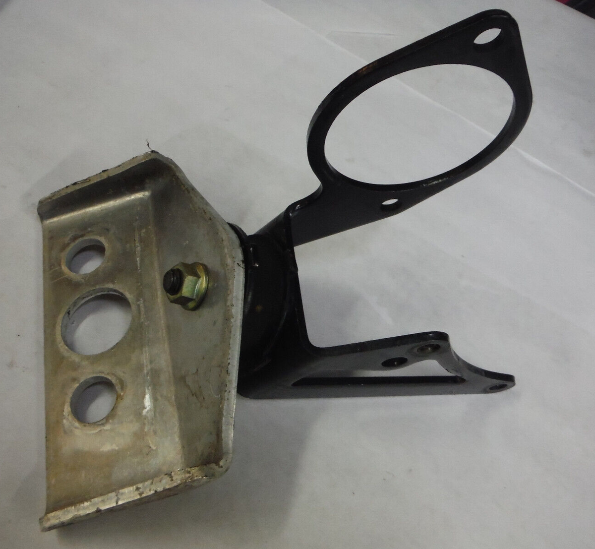 OEM 1993 93 YAMAHA EXCITER II SX RIGHT FRONT ENGINE MOTOR MOUNT