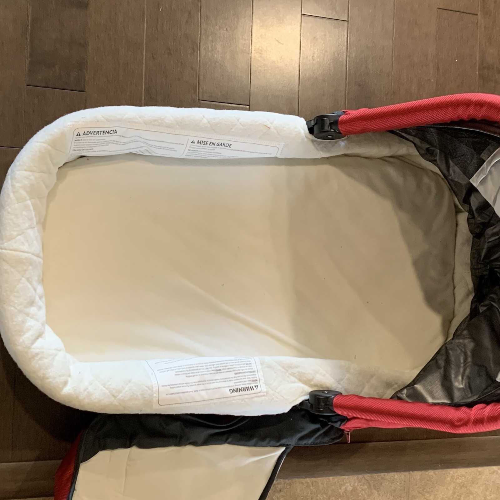 UppaBaby 2012  Universal BABY BASSINET w/ Mattress Mosquito Net Travel Bag Red