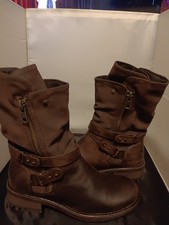 Women's Sawyer boots by Carlos Santana Size 8.5